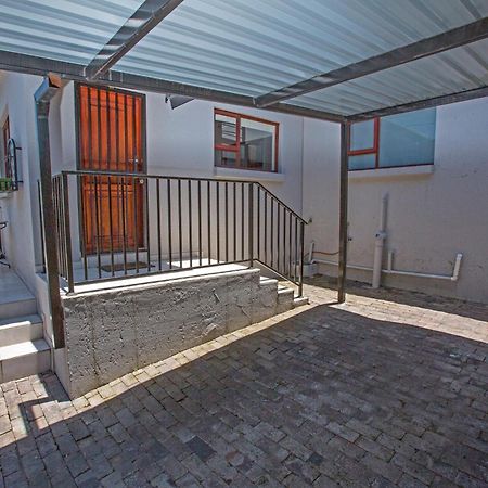Spacious Garden Cottage Johannesburg Bagian luar foto